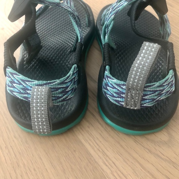 Girls Chacos - Picture 3 of 5